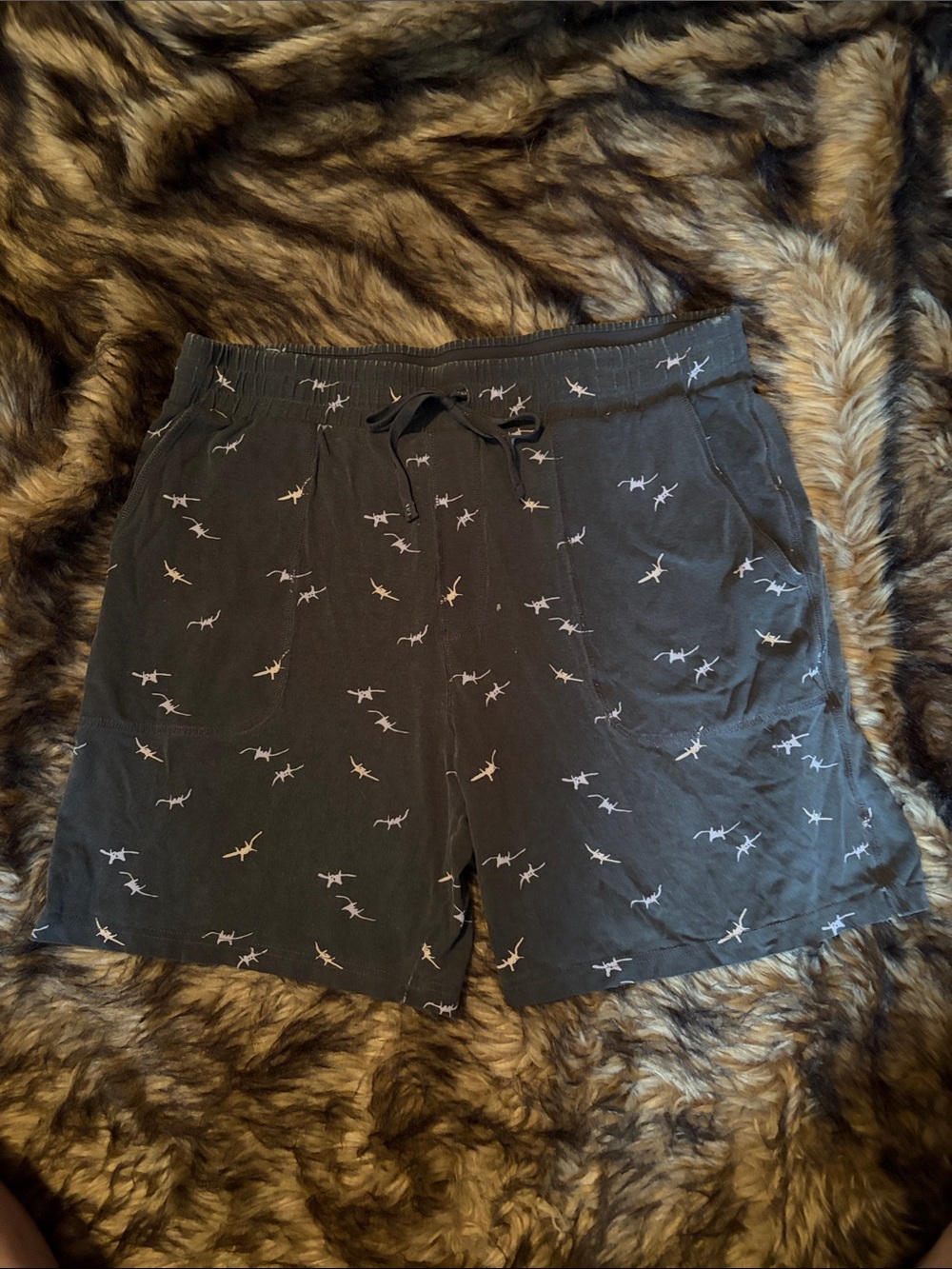 Pair Of Thieves Men's Lounge Shorts Size Large Gray With White Barbwire print